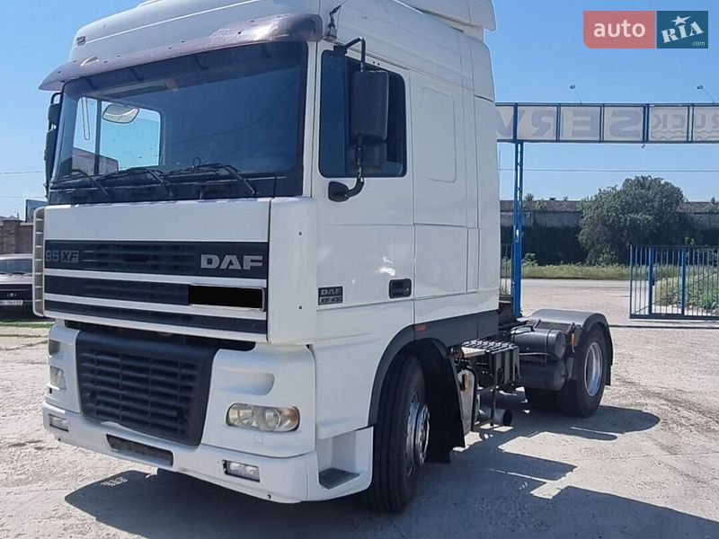 Тягач DAF 95 1999 в Машевке