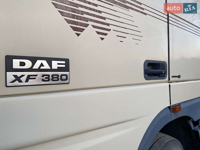 Грузовой фургон DAF 95 2001 в Черновцах