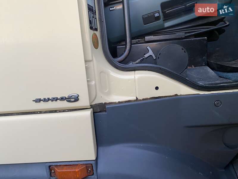 Грузовой фургон DAF 95 2001 в Черновцах