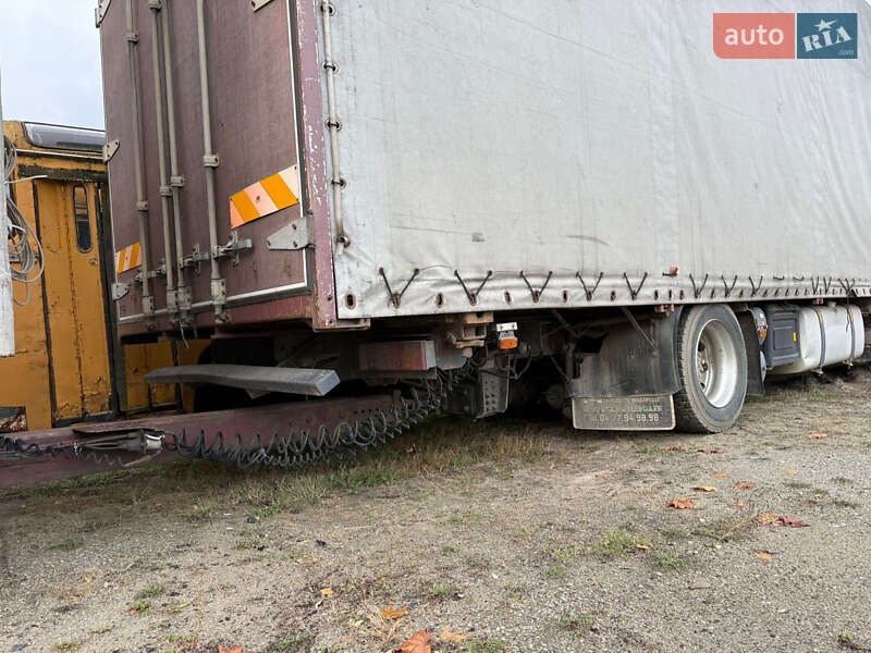 Грузовой фургон DAF 95 2002 в Емильчине