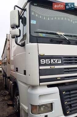 Тягач DAF 95 2002 в Городке