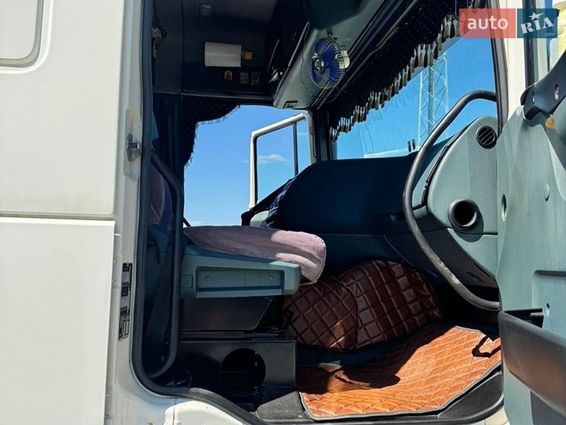 Тягач DAF 95 2006 в Ровно