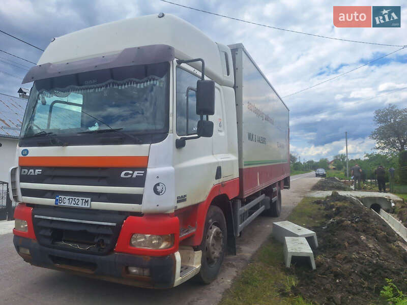 Вантажний фургон DAF AE 85XC 2002 в 