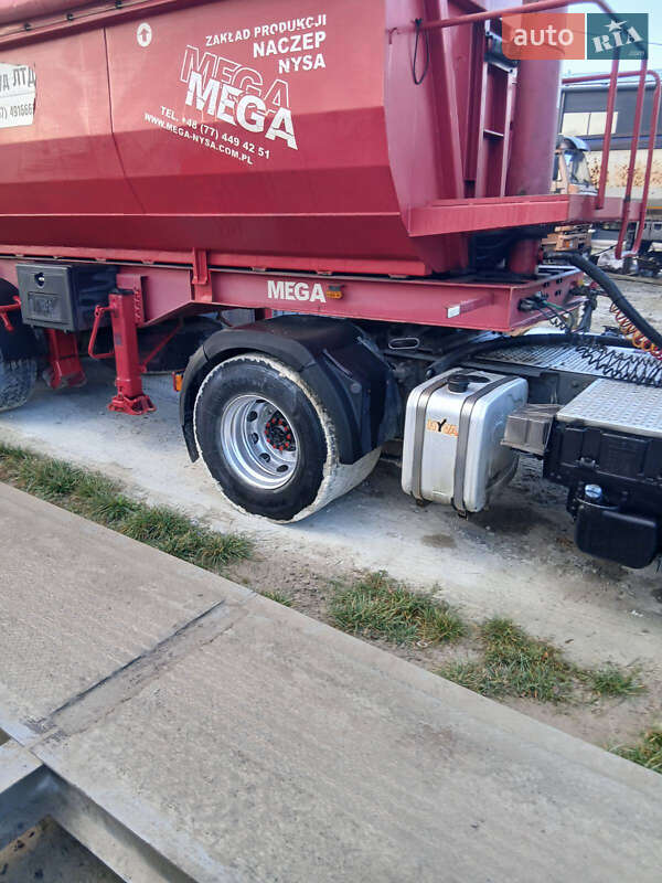 Самосвал DAF CF 85 2011 в Львове