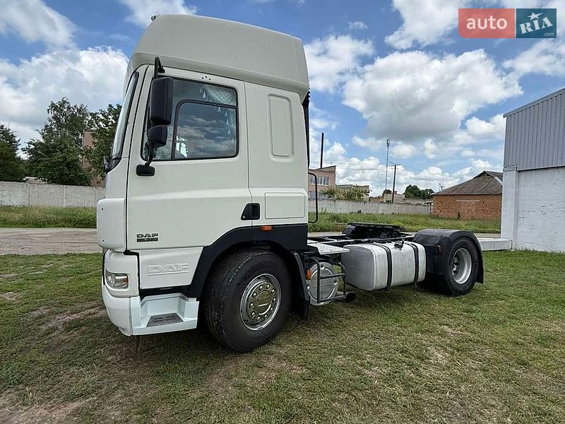 Тягач DAF CF 85 2004 в Гайвороне