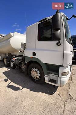 Тягач DAF CF 2011 в 