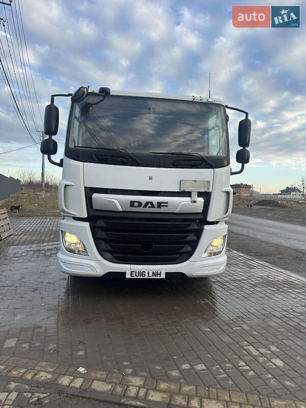 Тягач DAF CF 2017 в Умані