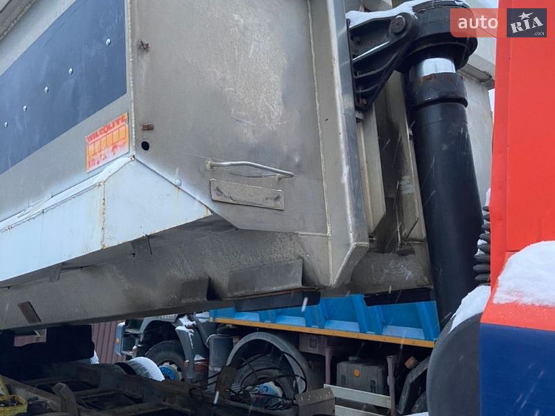 Самосвал DAF CF 2000 в Хусте