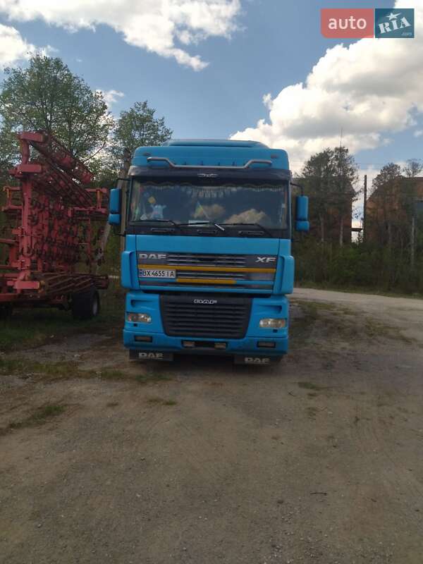 Тягач DAF FT 2006 в Виньковцах