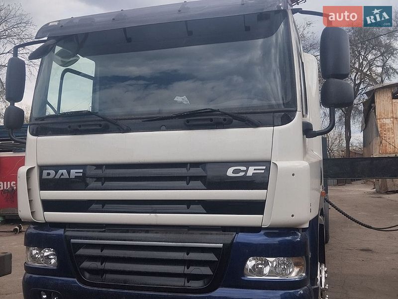Контейнеровоз DAF FT 2012 в Судовій Вишні