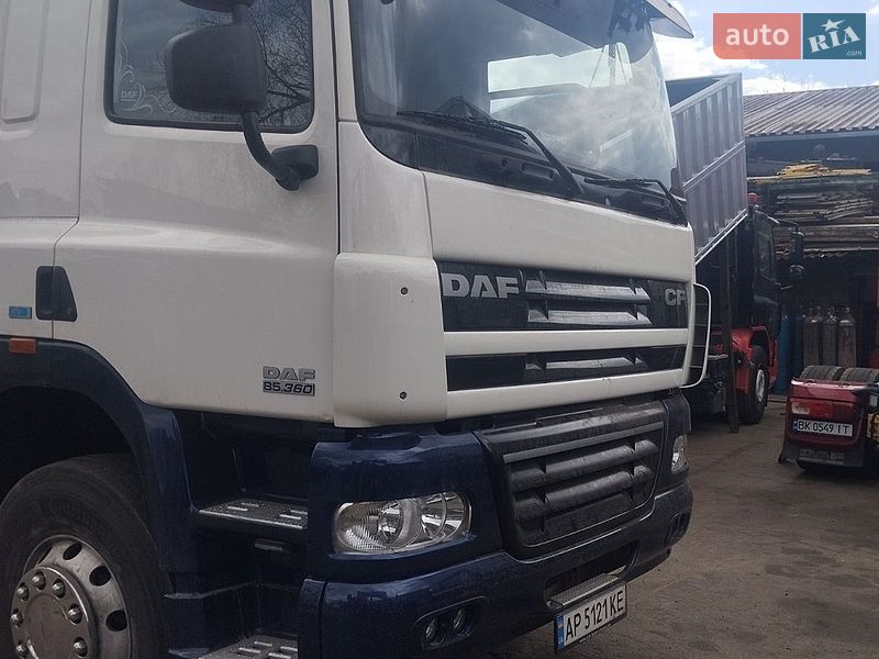 Контейнеровоз DAF FT 2012 в Судовій Вишні