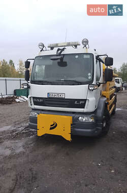 Піскорозкидальна машина DAF LF 2012 в Василькові
