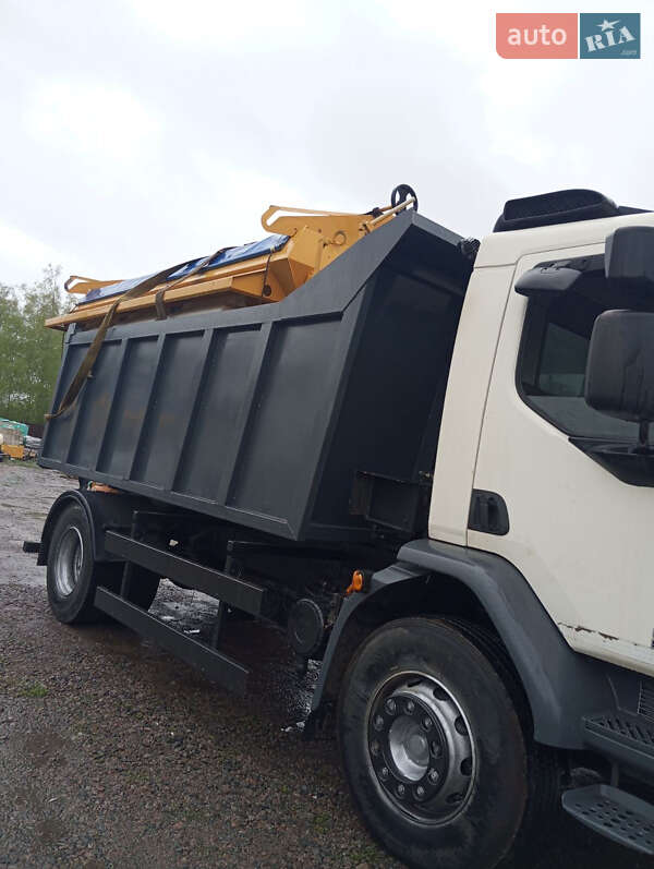 Піскорозкидальна машина DAF LF 2012 в Василькові
