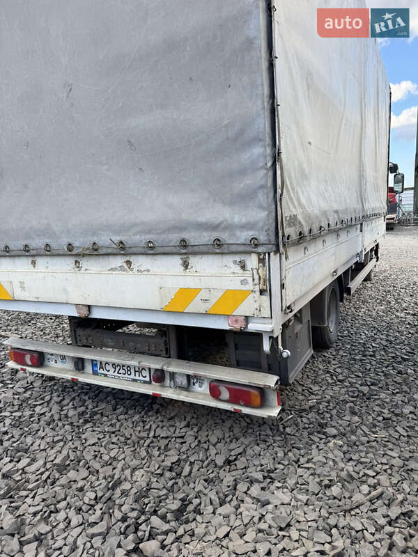 Грузовой фургон DAF LF 2005 в Маневичах