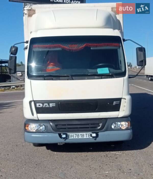 Грузовой фургон DAF LF 2004 в 