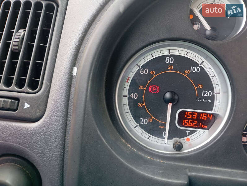 Піскорозкидальна машина DAF LF 2013 в Бучачі