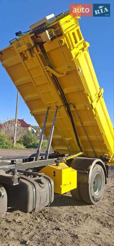 Самосвал DAF LF 2012 в Львове