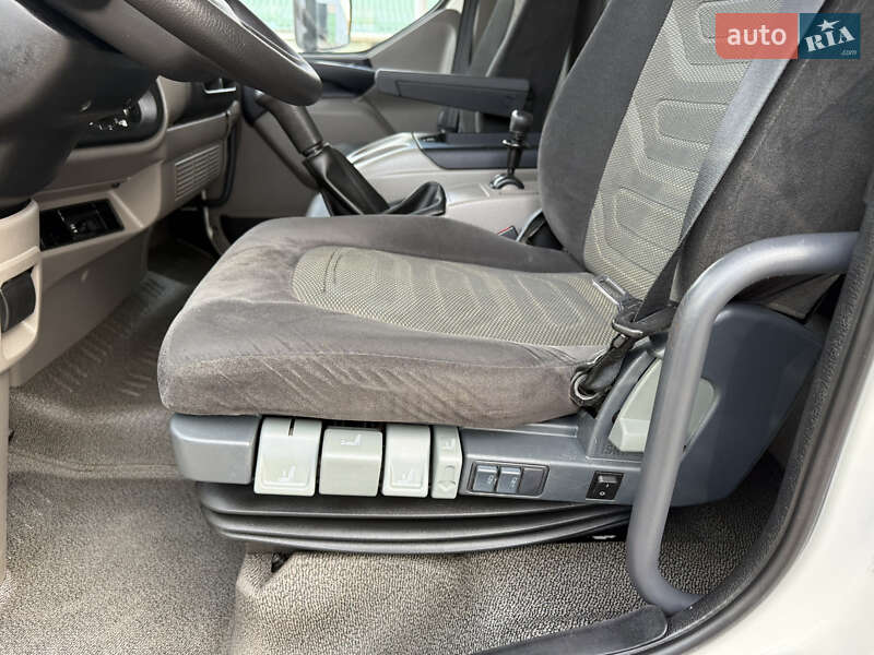 Вантажний фургон DAF LF 2013 в Рівному