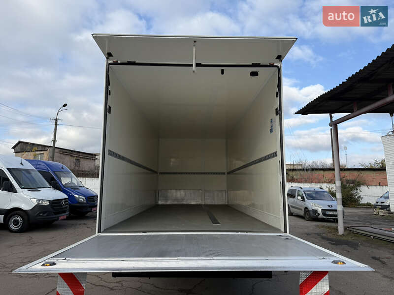 Вантажний фургон DAF LF 2013 в Рівному