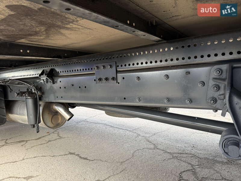 Вантажний фургон DAF LF 2013 в Рівному