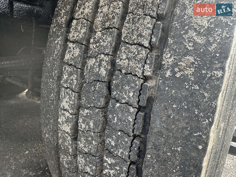 Пескоразбрасывающая машина DAF LF 2013 в Тернополе