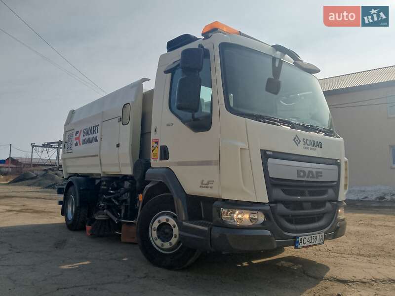 Подметальная машина DAF LF 2015 в Луцке