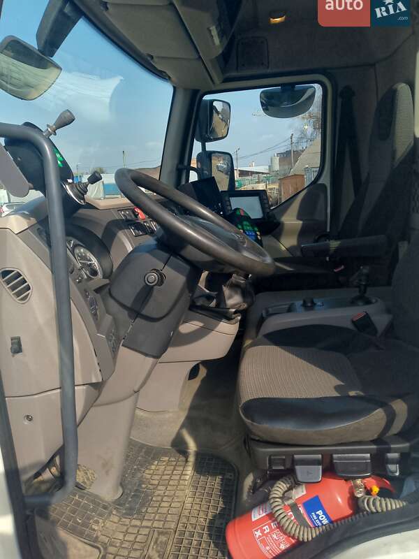 Підмітальна машина DAF LF 2015 в Луцьку