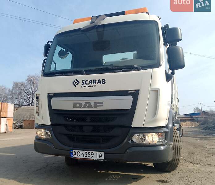 Підмітальна машина DAF LF 2015 в Луцьку