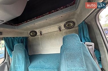 Тентованый DAF LF 2003 в Ровно