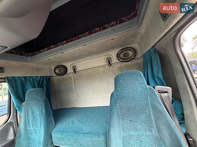 Тентованый DAF LF 2003 в Ровно
