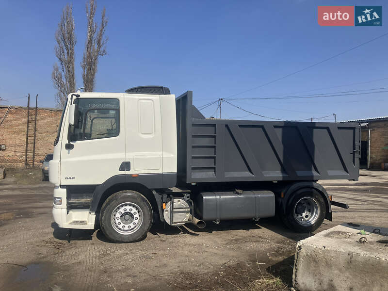 Самосвал DAF TE 2002 в Киеве
