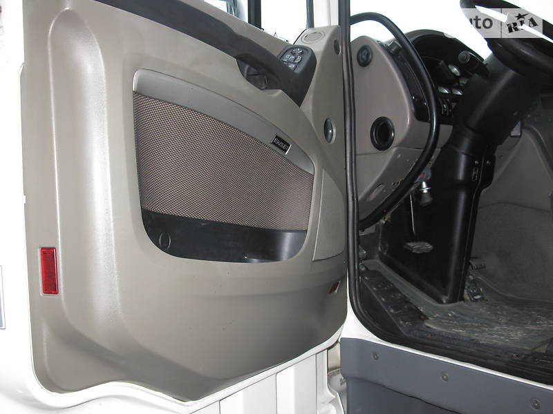 Тягач DAF XF 105 2011 в Черновцах
