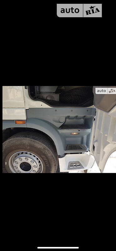 Контейнеровоз DAF XF 105 2010 в Кривом Роге