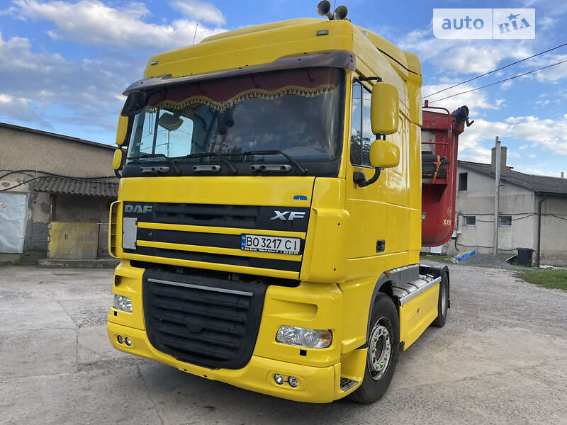 Тягач DAF XF 105 2009 в Лановцах