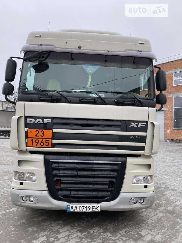 Тягач DAF XF 105 2008 в Киеве