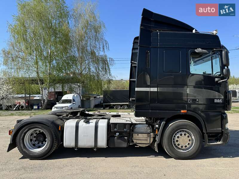 Тягач DAF XF 105 2011 в Ровно