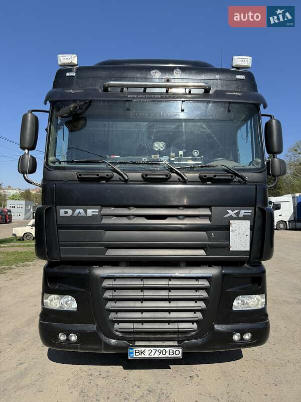 Тягач DAF XF 105 2011 в Ровно