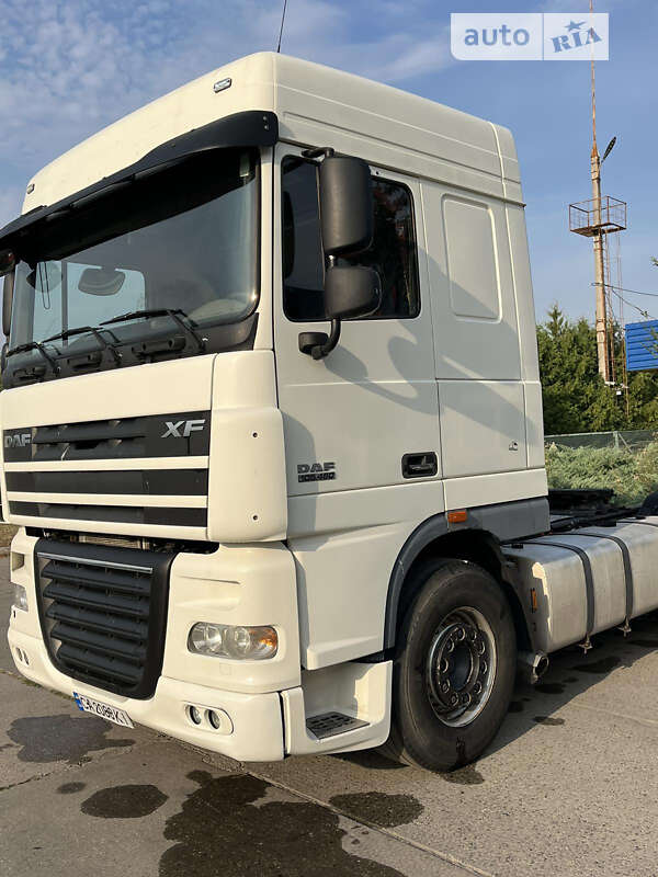 Тягач DAF XF 105 2011 в Умани