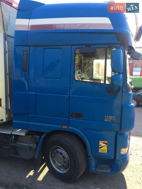 Тягач DAF XF 105 2008 в Ровно