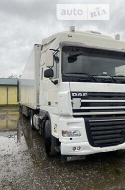 Тягач DAF XF 105 2007 в Чернівцях