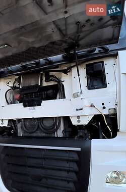 Тягач DAF XF 105 2012 в 