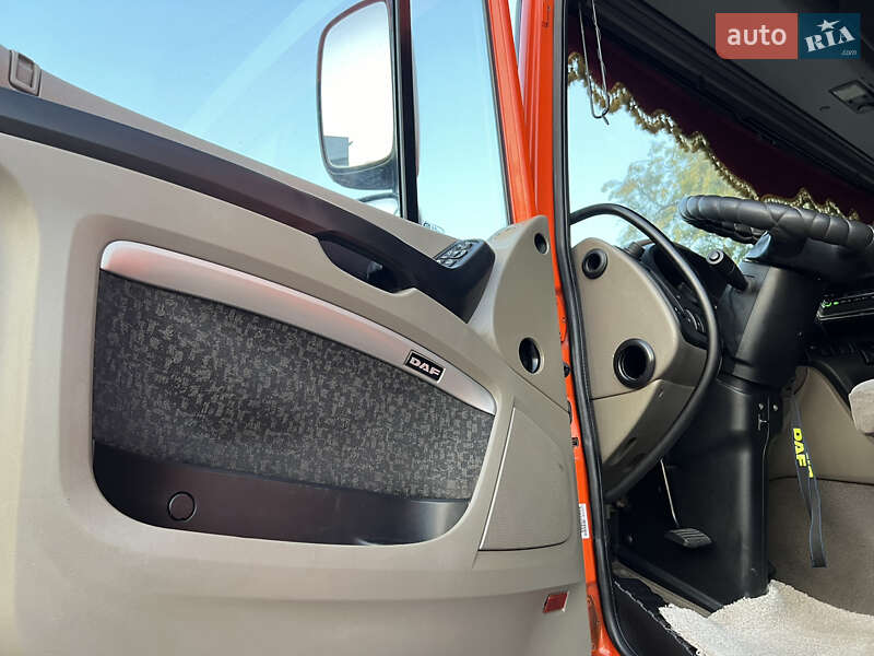Тягач DAF XF 105 2007 в Ровно