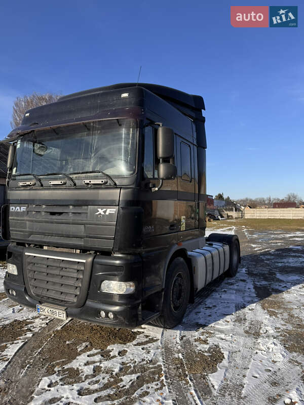 Тягач DAF XF 105 2010 в 