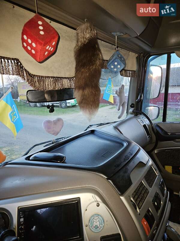 Тягач DAF XF 105 2008 в Каменском