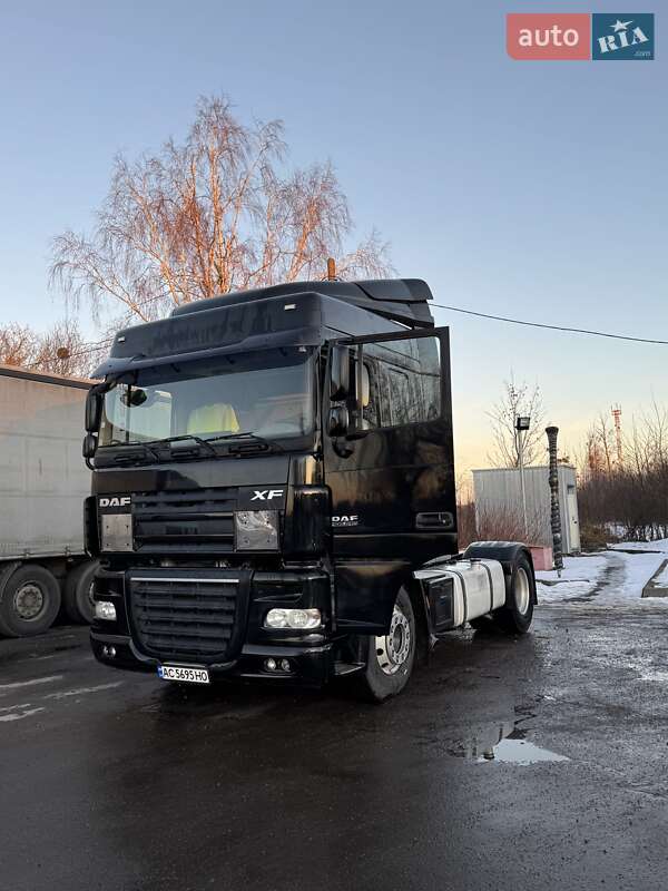 Тягач DAF XF 105 2013 в Дубні