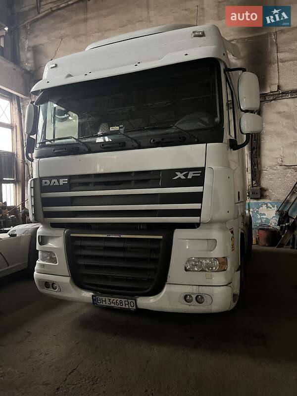Тентованый DAF XF 105 2011 в 