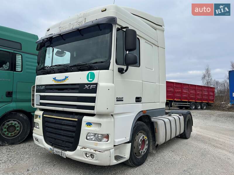 Тягач DAF XF 105 2011 в 