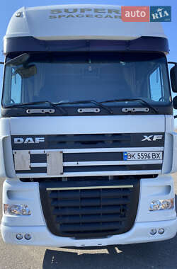 Тягач DAF XF 105 2009 в Рівному