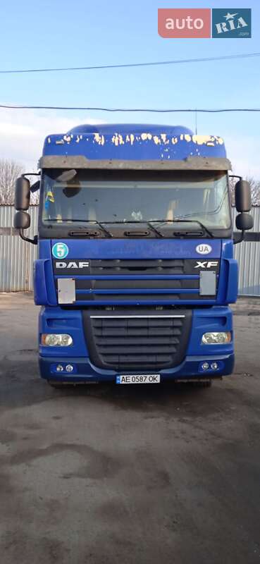 Тягач DAF XF 105 2013 в Дніпрі