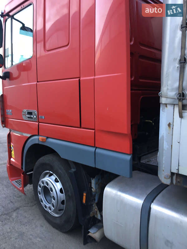 Тягач DAF XF 105 2012 в Мукачевому